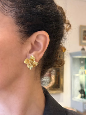 Flower shaped vintage gold earrings - #6