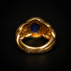 Gouden gevlochten ring met lapis lazuli