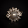 Vintage ring with bouton pearl and diamonds