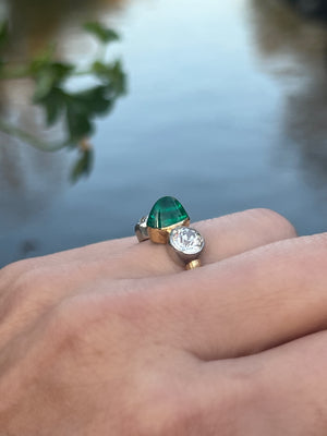 Three-stone gold ring with emerald and diamond - #3